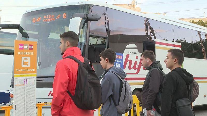 Indignació i menys afluència el primer dia sense trens entre Tarragona i Sant Vicenç de Calders