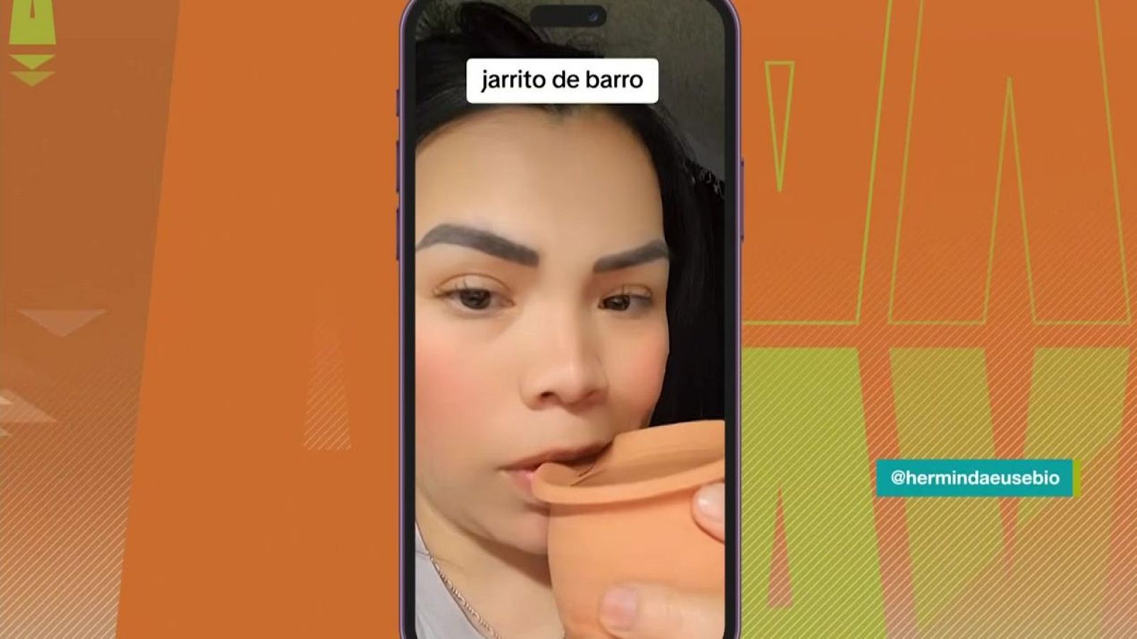 La nova moda de TikTok: menjar argila | L'altaveu - L'altaveu | Veure