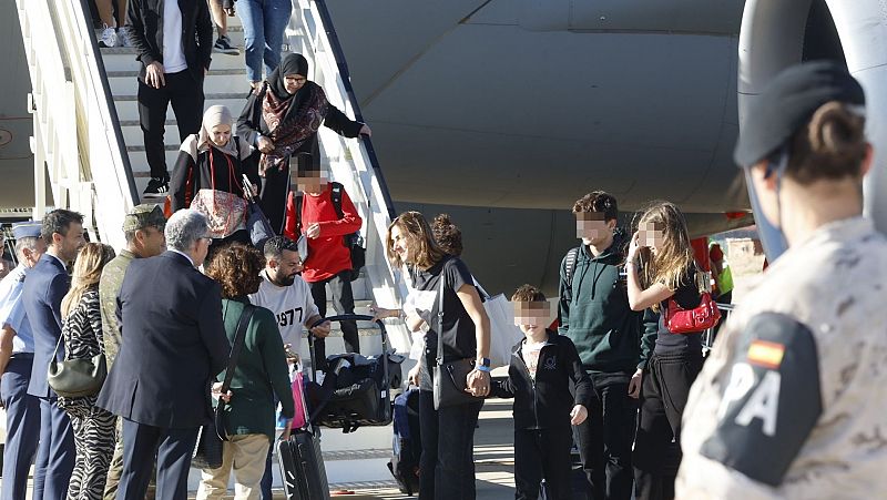 Llegan a Madrid los primeros españoles evacuados del Líbano: "Es muy difícil dejar a toda la gente que quieres"