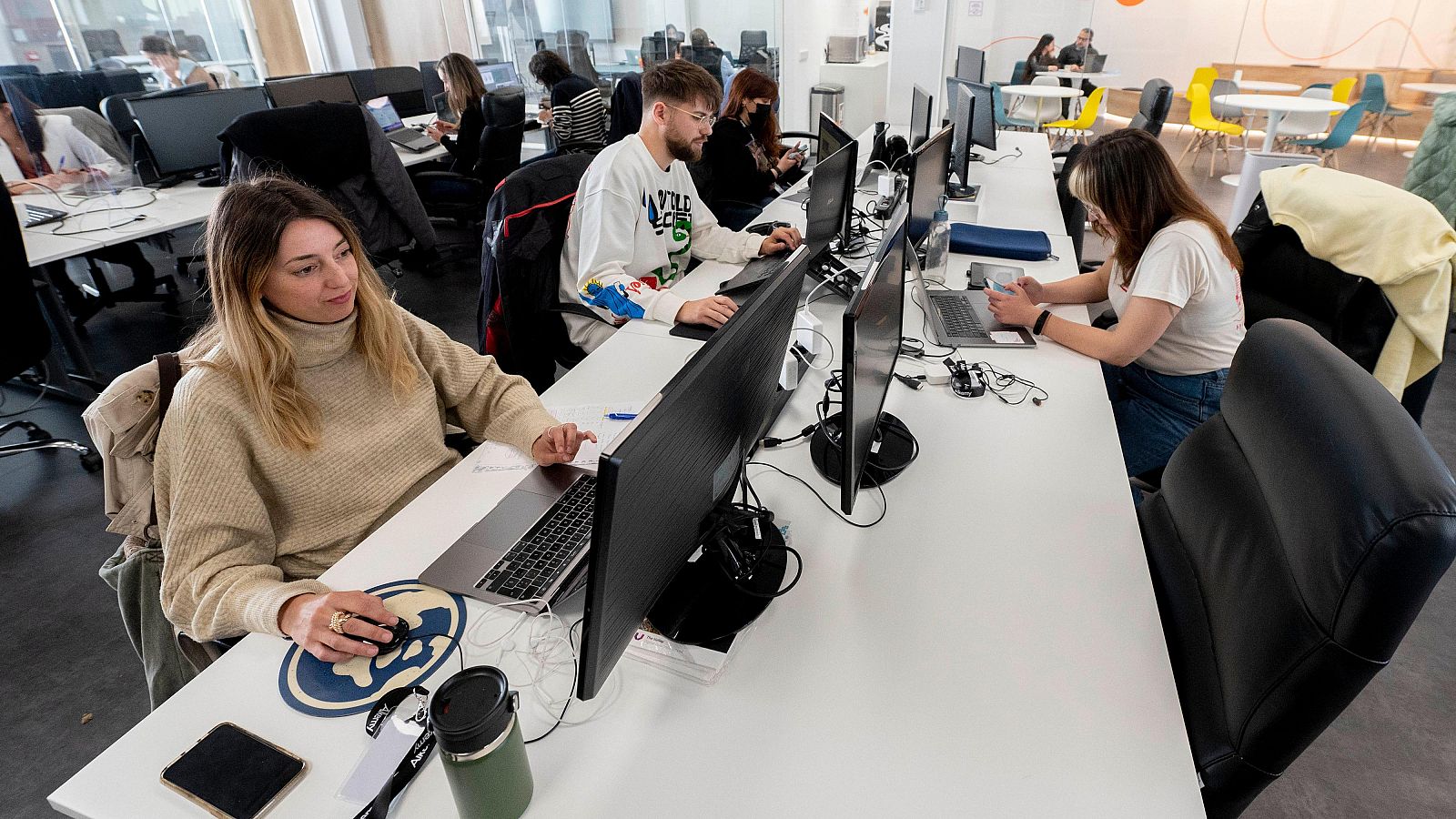 Trabajar estando de baja: el Gobierno propone reincorporarse parcialmente de forma voluntaria - Telediario 1 | Ver