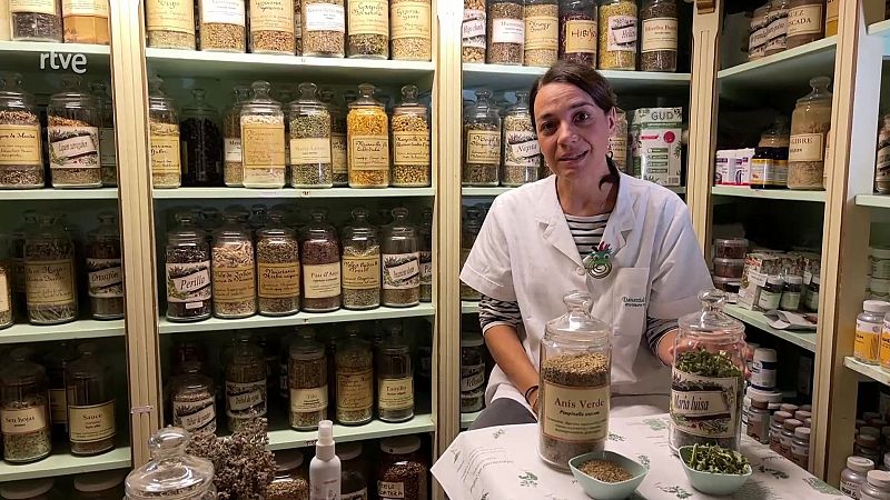 Les millors infusions d’herbes per prendre durant l’embaràs