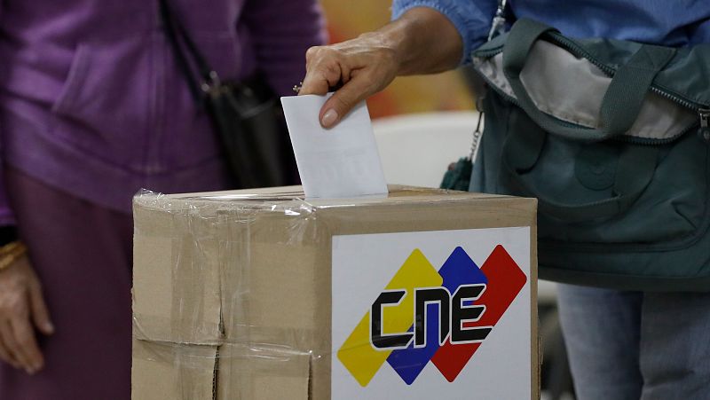 El Parlamento venezolano crea tres comisiones para reformar el sistema legal de elecciones