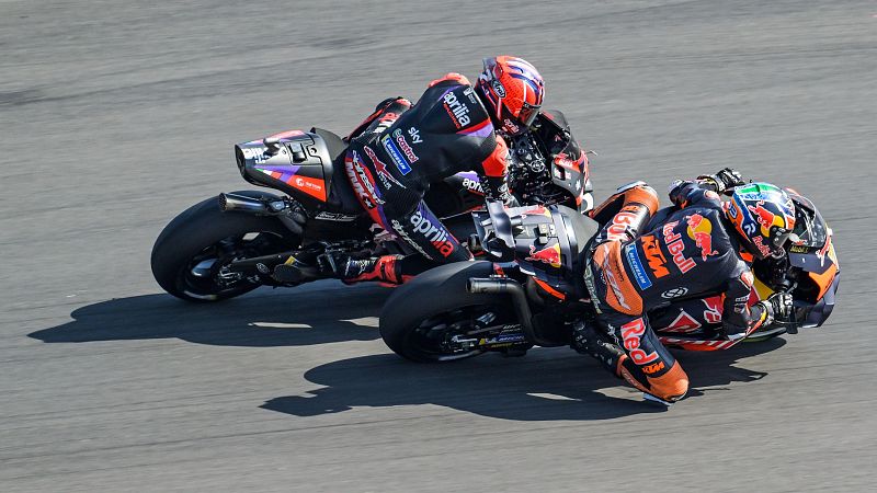 Brad Binder sorprende a los favoritos, Martín y Bagnaia, siendo el más rápido en los primeros libres de Motegi