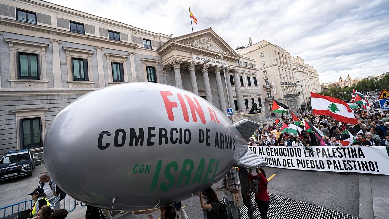 Cientos de personas se manifiestan en favor de Palestina en Madrid y exigen el fin del comercio de armas con Israel