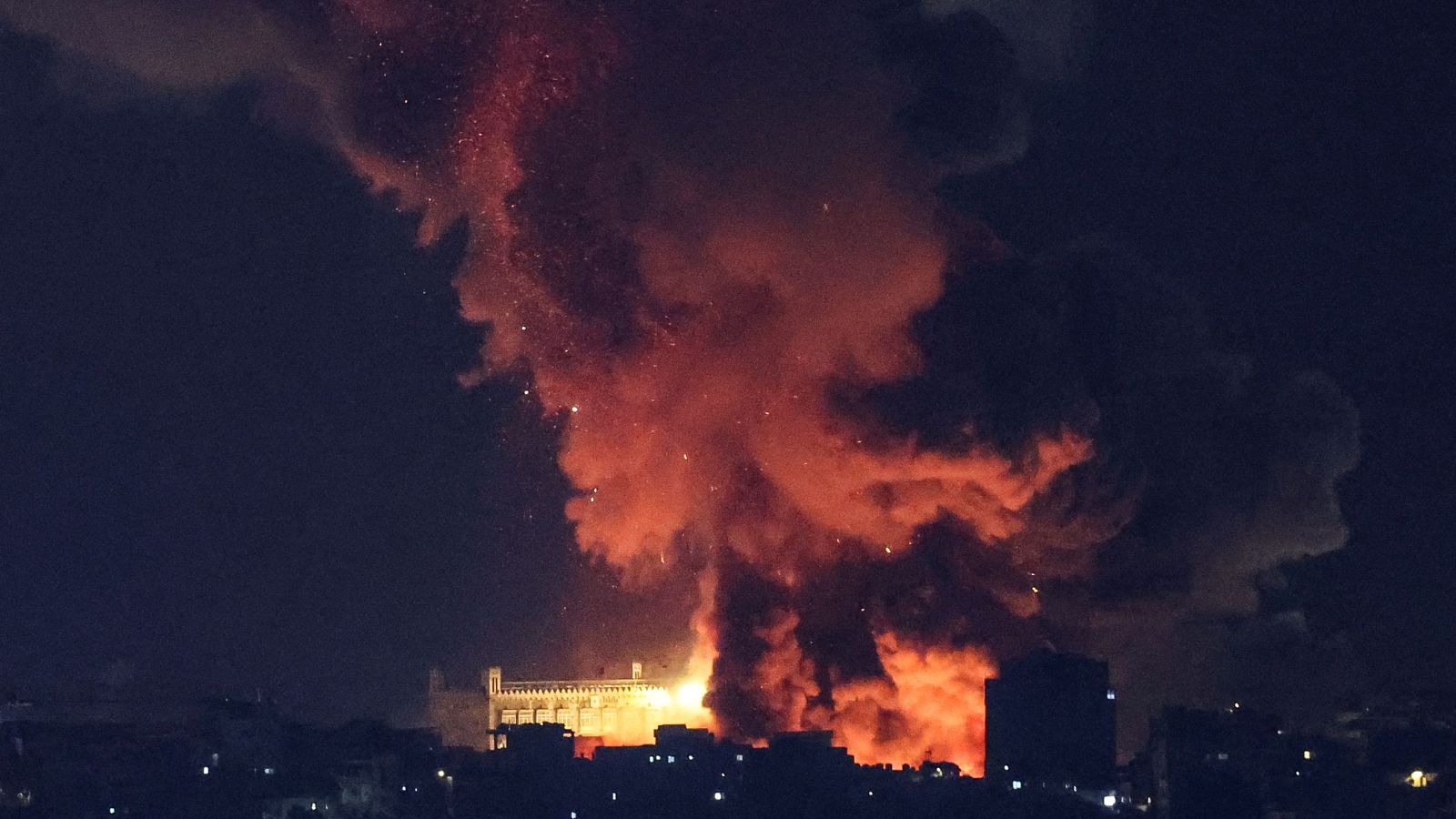 Israel ejecuta un violento ataque sobre Beirut una madrugada más - Fin de semana 24h | Ver