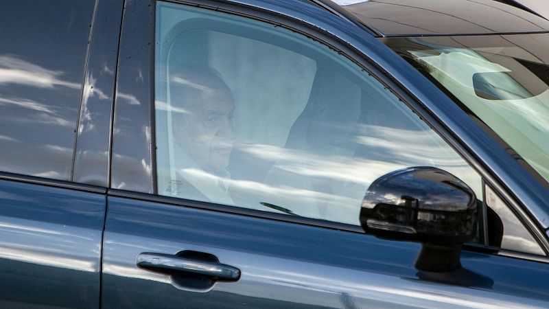 Juan Carlos I abandona Galicia tras casi dos semanas y recibir la visita de sus hijos y de la princesa Leonor