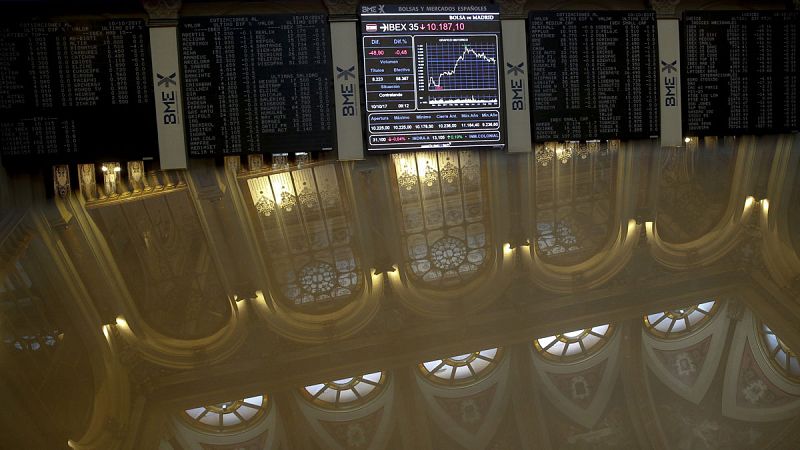 La Bolsa española recibe con subidas la suspensión de la independencia anunciada por Puigdemont