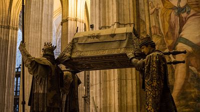 Tumba de Cristbal Coln en la Catedral de Sevilla. Dnde estn verdaderamente los restos del almirante? Espaa o Repblica Dominicana?