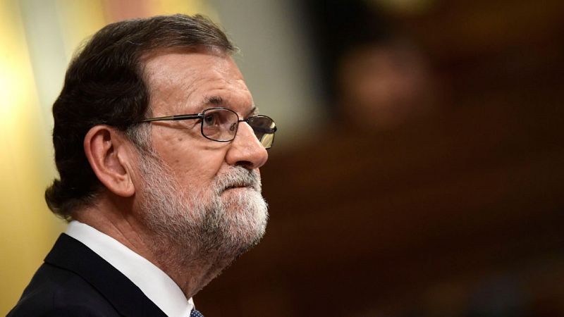 Rajoy avisa de que no hay "diálogo posible" entre la "ley democrática" y la "desobediencia o la ilegalidad"