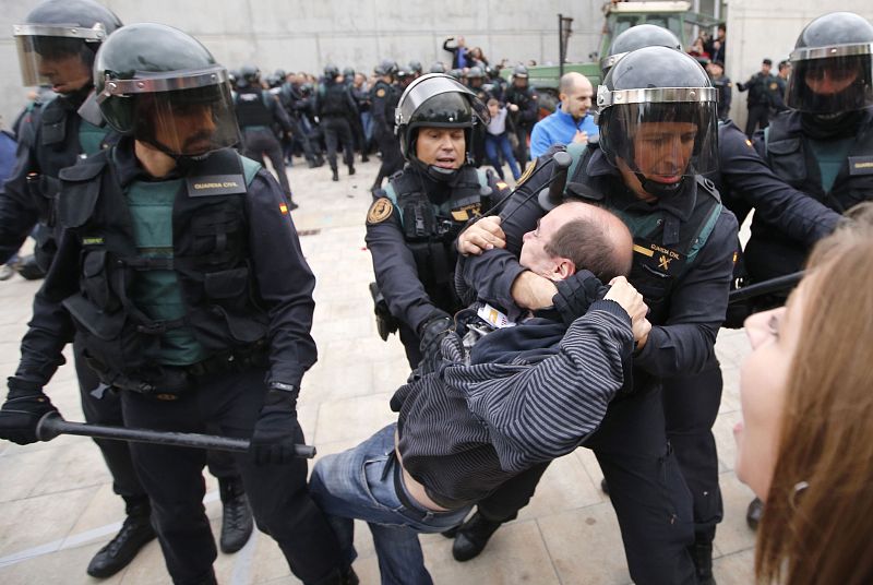 Human Rights Watch denuncia que Policía y Guardia Civil usaron "fuerza excesiva" el 1-O