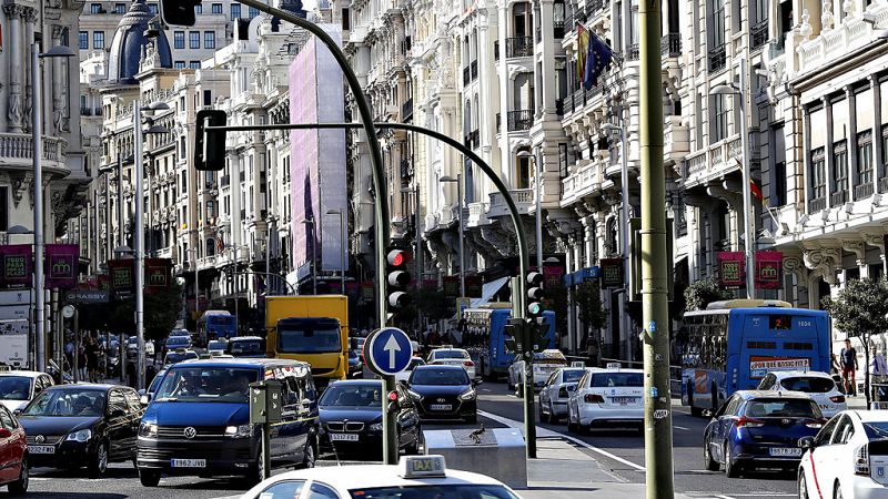Madrid amplía las medidas contra la contaminación y este viernes no se podrá aparcar en el centro
