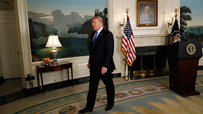 Trump endurece su postura ante Irán y avisa de que si no se corrige el acuerdo nuclear, lo cancelará