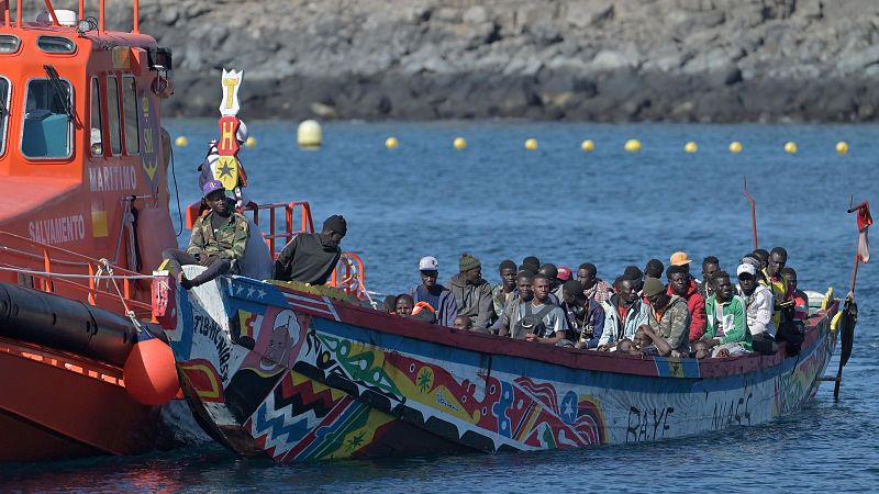 Llegan otros dos cayucos a La Gomera y a El Hierro con 212 personas