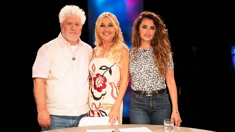 Pedro Almodóvar y Penélope Cruz presentan 'Dolor y gloria' en 'Versión Española'