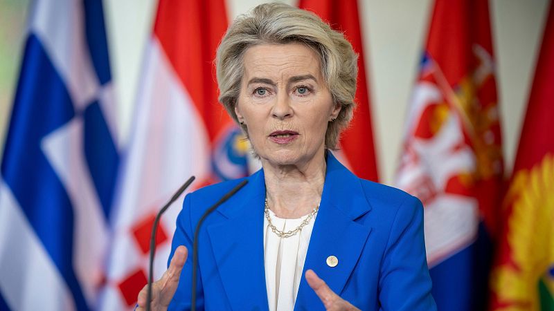 Von der Leyen presentará una nueva propuesta legislativa para agilizar el proceso de deportación de migrantes 