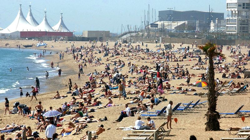 La inestabilidad política en Cataluña podría restar un punto de crecimiento turístico a España