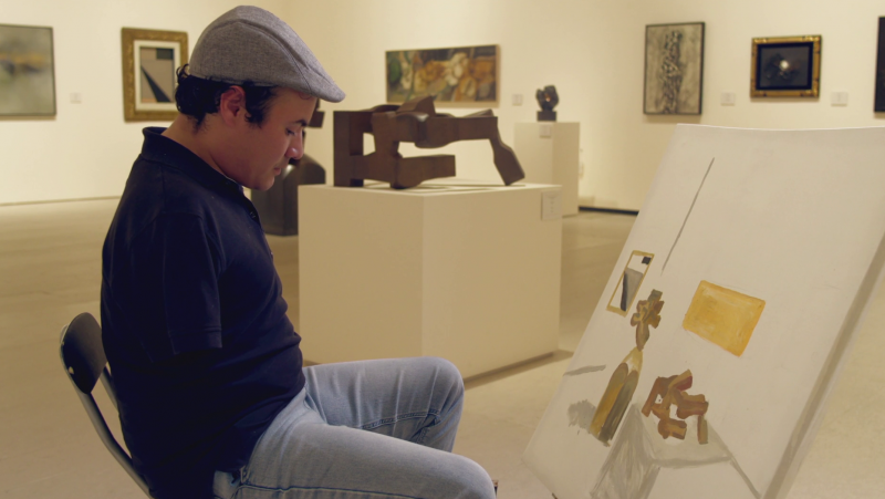 El artista sin brazos Jess Snchez transforma sus pies en manos para crear