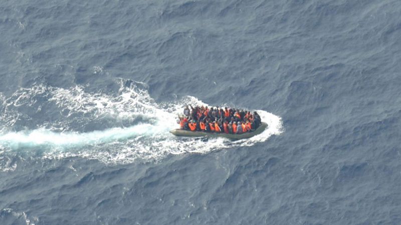 Rescatados más de 50 inmigrantes en las costas de Alicante y Granada