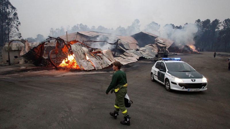 La Fiscalía investigará si hubo "planificación coordinada" en la oleada de incendios de Galicia