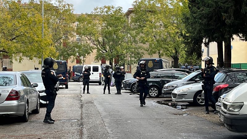 Ms de 10 detenidos en una operacin policial en las Tres Mil Viviendas de Sevilla tras los ltimostiroteos