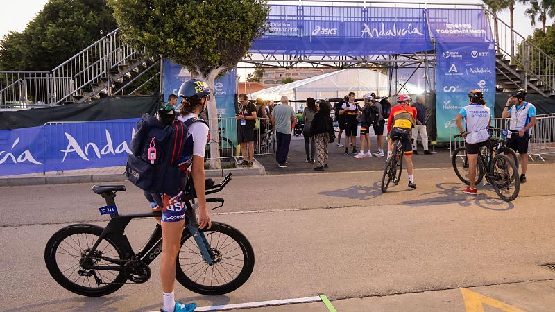 Mueren dos deportistas durante el Mundial de Triatlón en Torremolinos