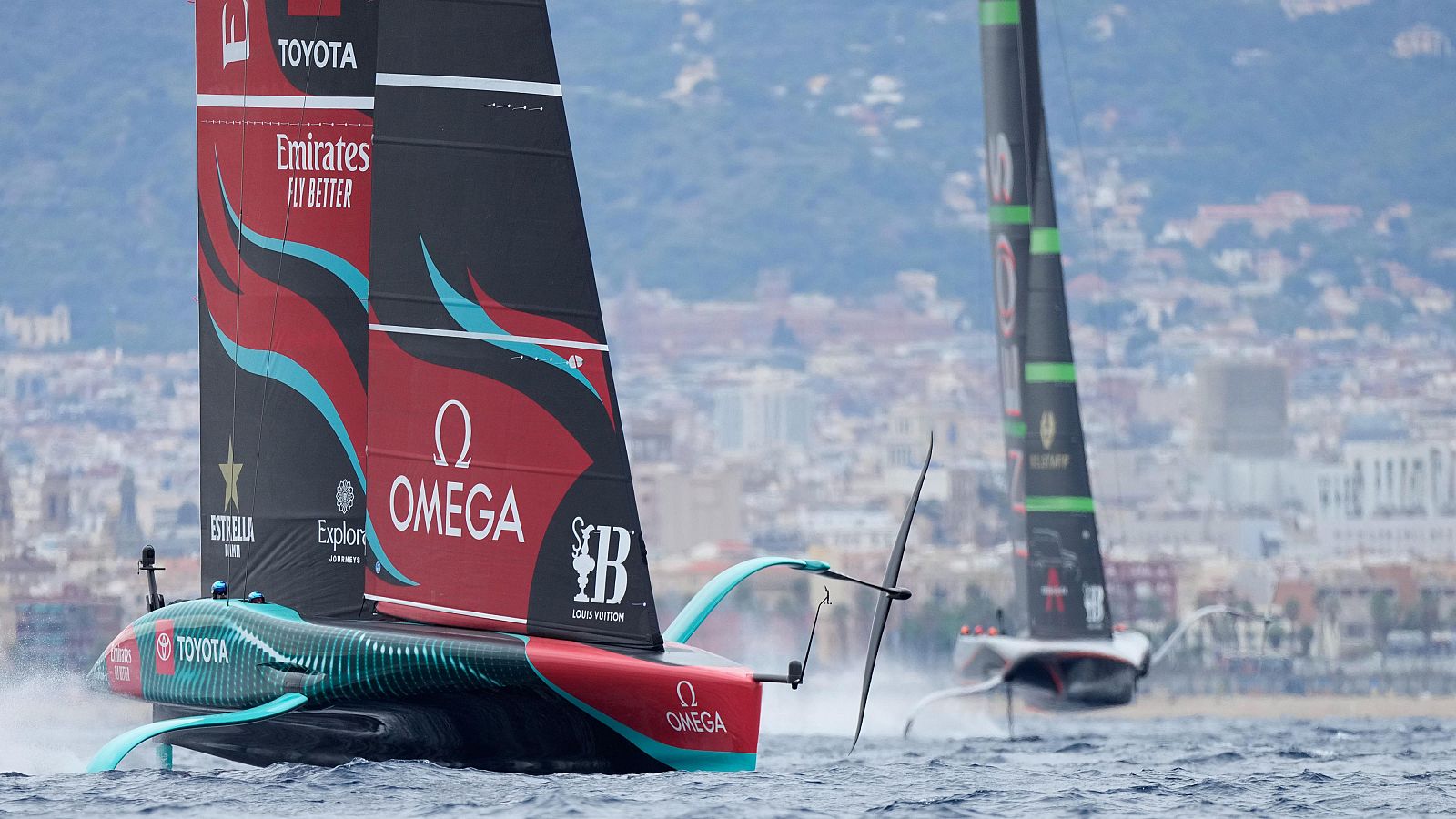 El Team New Zealand gana dos regatas y acaricia la Copa América | Ver