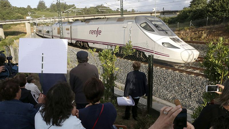 El juez del Alvia cita como investigado al director de Seguridad de Renfe