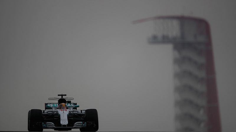 Hamilton domina los libres con Vettel tercero