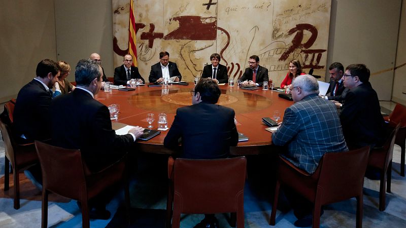 Puigdemont, Junqueras y los doce consellers afectados por el cese propuesto por el Ejecutivo