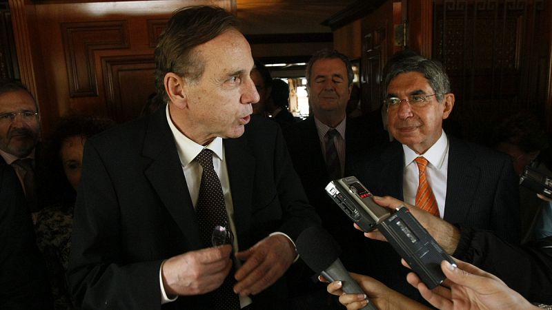 Dirigentes históricos del PSC rechazan en un manifesto la aplicación "abusiva" del 155