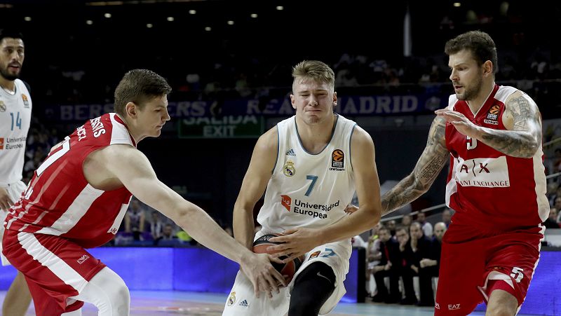 El Madrid vence a Armani Jeans y el Barça cae ante Zalgiris