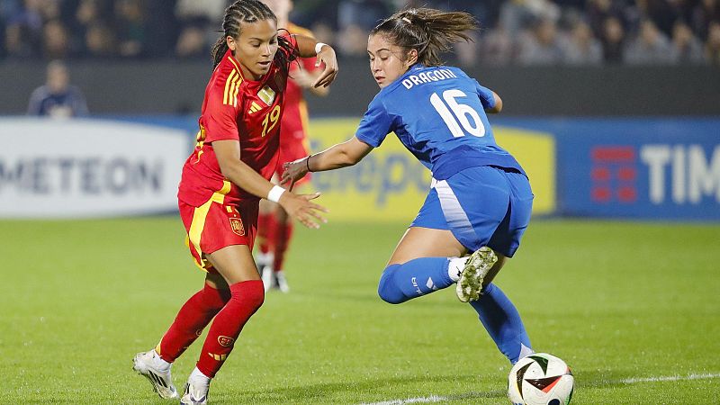 España se enreda ante Italia y suma su cuarto partido seguido sin ganar (1-1)