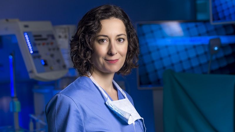 Elvira Cuadrupani es la Dra. Andrea Soto, cirujana en zona de conflicto