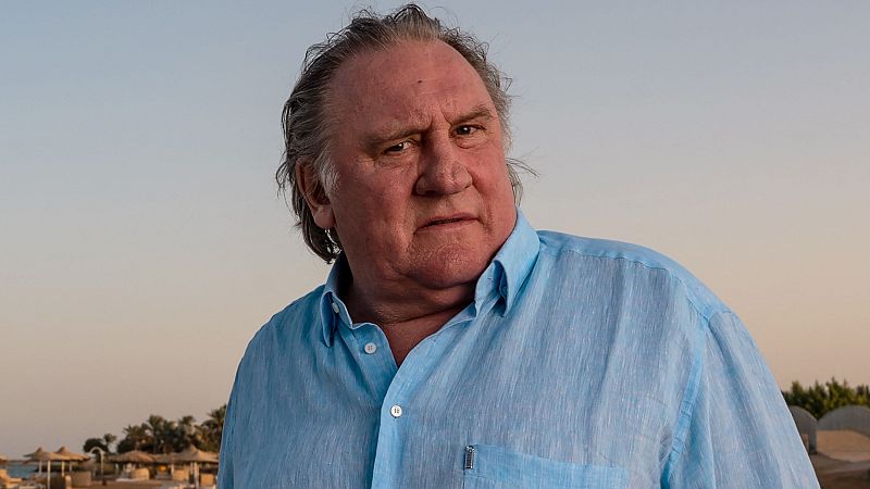 Depardieu alega enfermedad y pide un retraso en el juicio por agresión y abuso sexual de este lunes