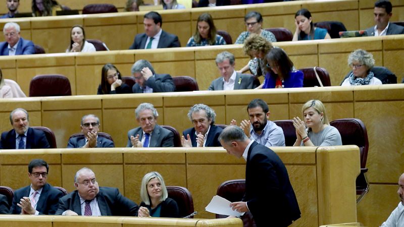 El PSOE retira su enmienda para frenar el 155 ante la proposición de JxSí de proclamar la república catalana