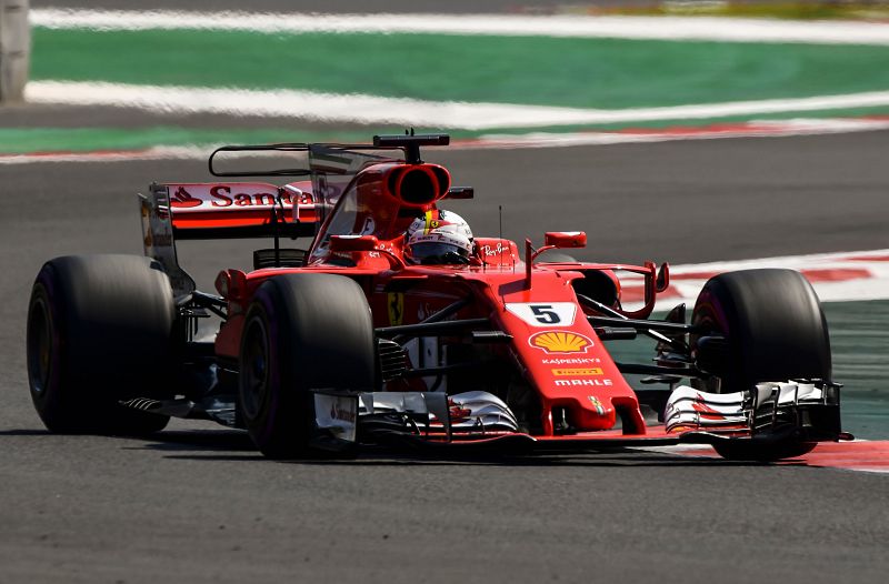 Vettel logra su 'pole' 50 y Hamilton saldrá tercero en Ciudad de México