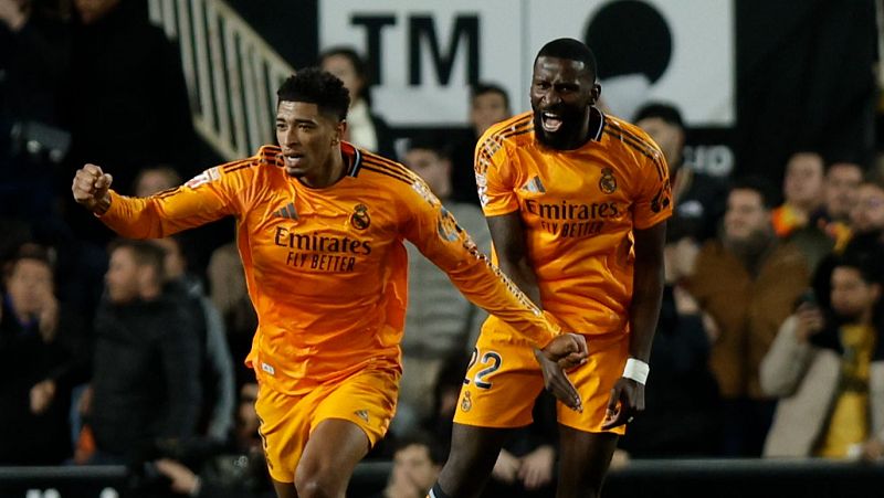 El Real Madrid remonta con uno menos en el 96' ante el Valencia en la enésima batalla Vinicius-Mestalla