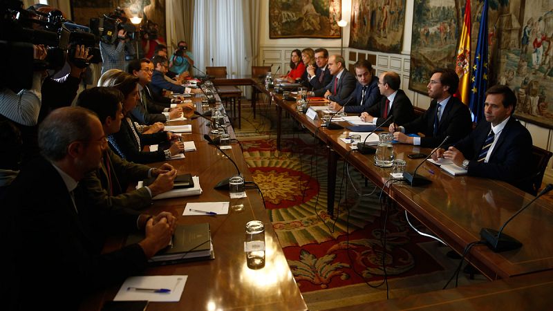 Reunión de los subsecretarios de Estado para analizar las actuaciones que se llevarán a cabo tras el 155