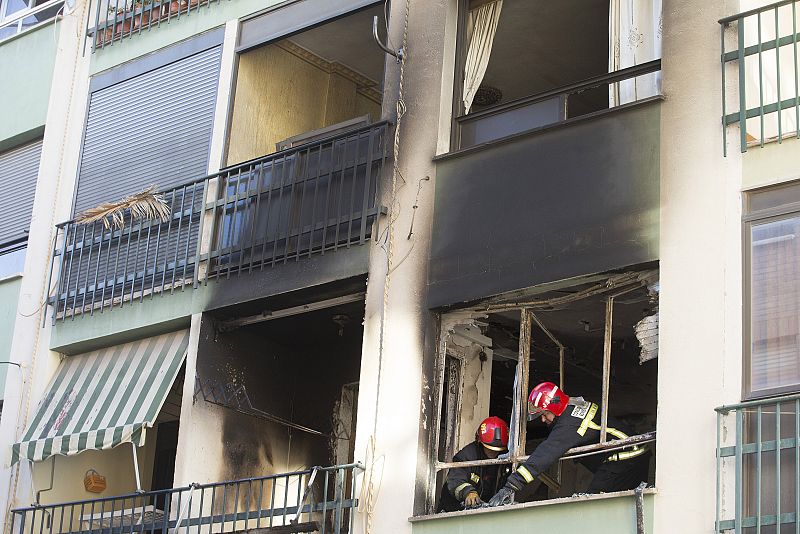 Dos muertos y 13 heridos en un incendio en una vivienda de Burriana, en Castellón