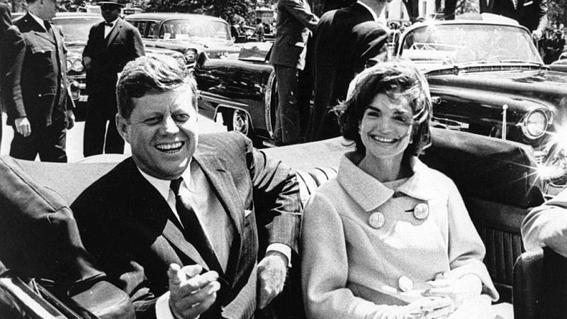 Trump promete publicar "todos" los documentos sobre el asesinato de Kennedy