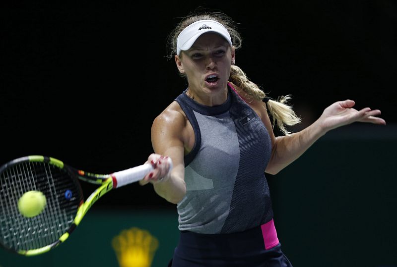 La 'maestra' Wozniacki triunfa en Singapur
