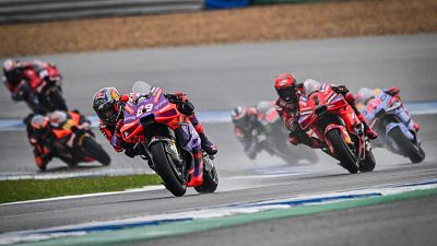 Jorge Martin y Pecco Bagnaia luchando por el primer puesto en el GP de Tailandia