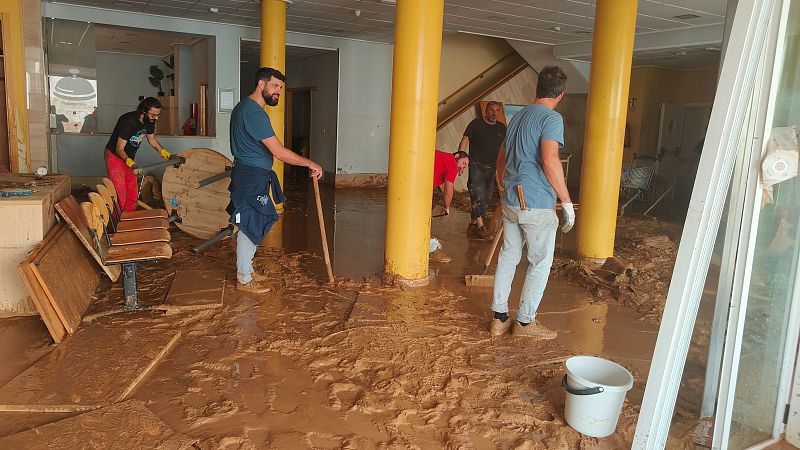 Las trabajadoras de la residencia de Massanassa que salvaron a sus ancianos: "No nos hemos ido desde el martes"