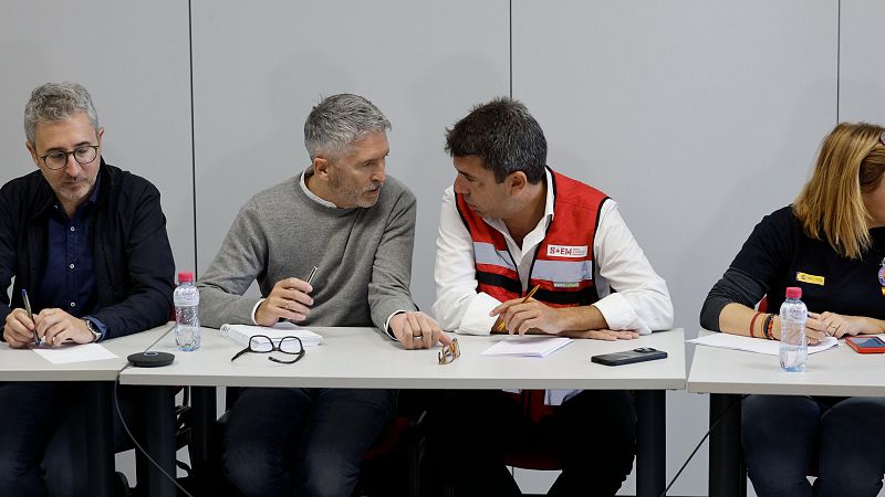 Marlaska visita el Centro de Control de Emergencias de la localidad de L'Eliana, Valencia