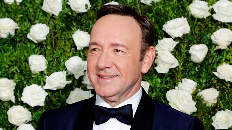 Kevin Spacey pide perdón al ser acusado de acosar a un menor en 1986