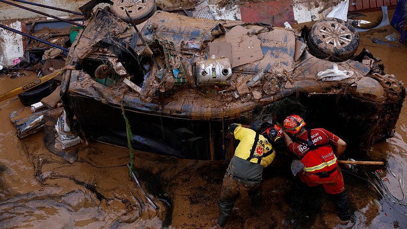 La DANA deja ya 211 muertos, casi todos ellos en Valencia, mientras continúan las labores de rescate