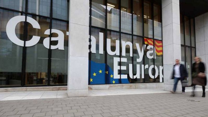 Bélgica tratará a Puigdemont como a "cualquier ciudadano europeo" y le afea no haberse "quedado con su pueblo"