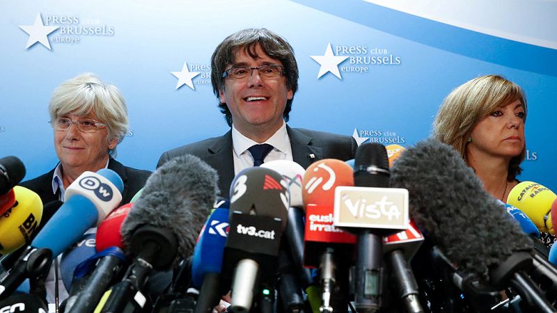 Puigdemont acata las elecciones del 21-D y "trabajará" desde Bruselas como president "legítimo" por "seguridad"