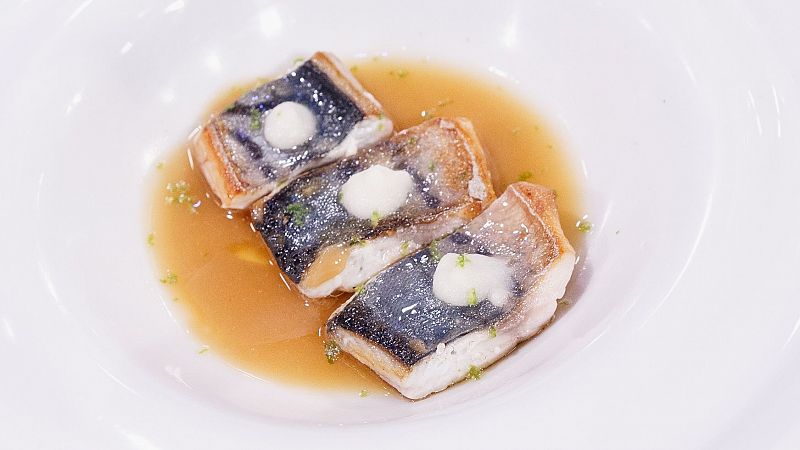 Receta de caballa a la plancha con pur de apionabo de MasterChef Celebrity 9