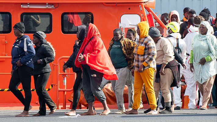 Salvamento rescata a 375 migrantes durante la noche en Canarias, entre ellos un fallecido